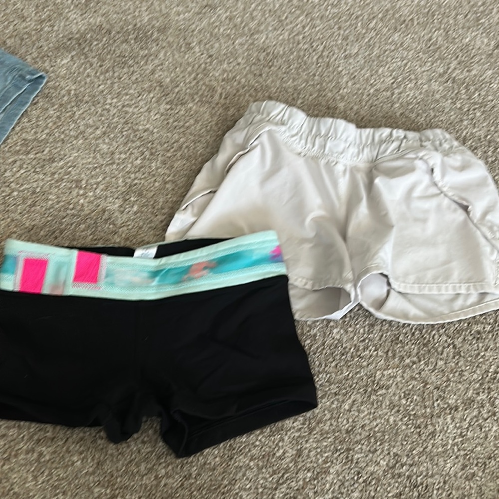 Ivivva girls white and black shorts